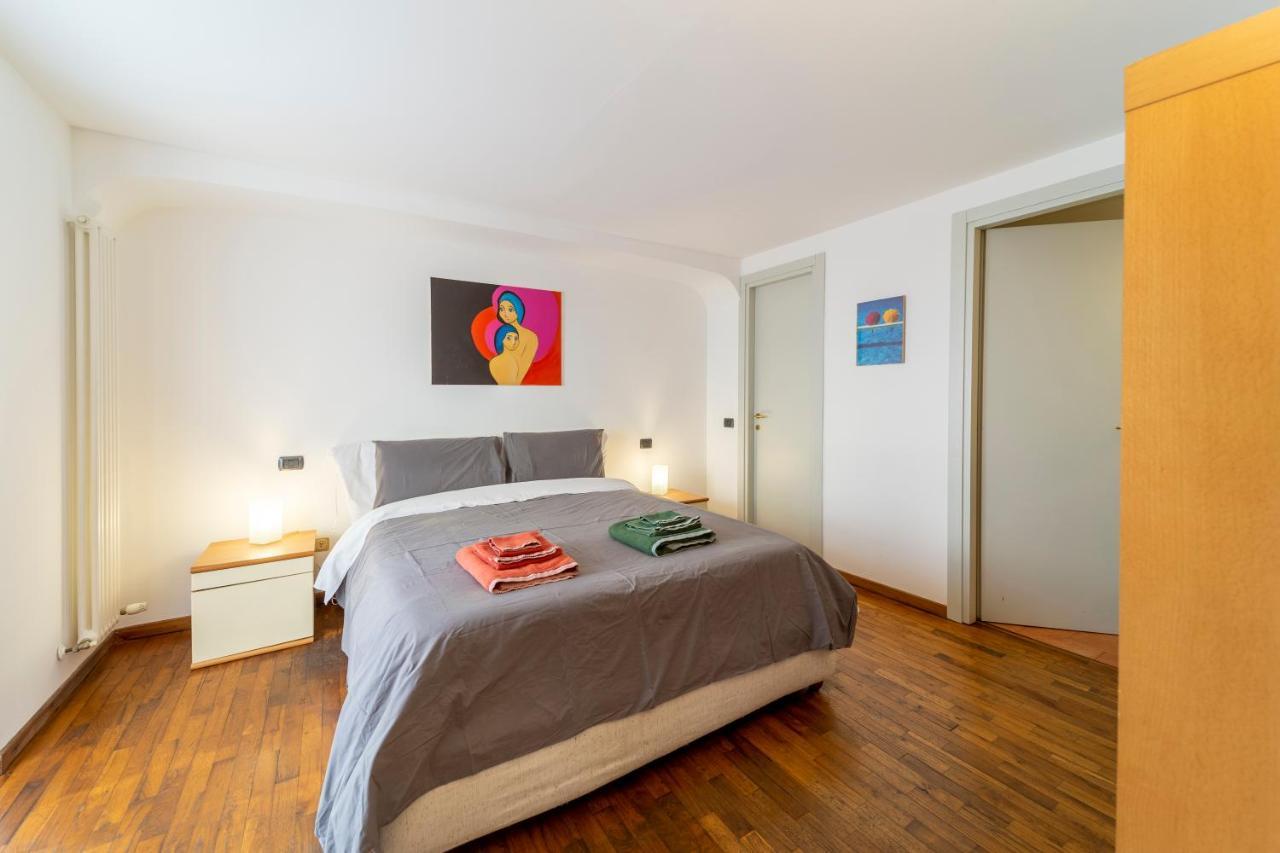 Parrot House - Casa In Centro A Parmaアパートメント エクステリア 写真